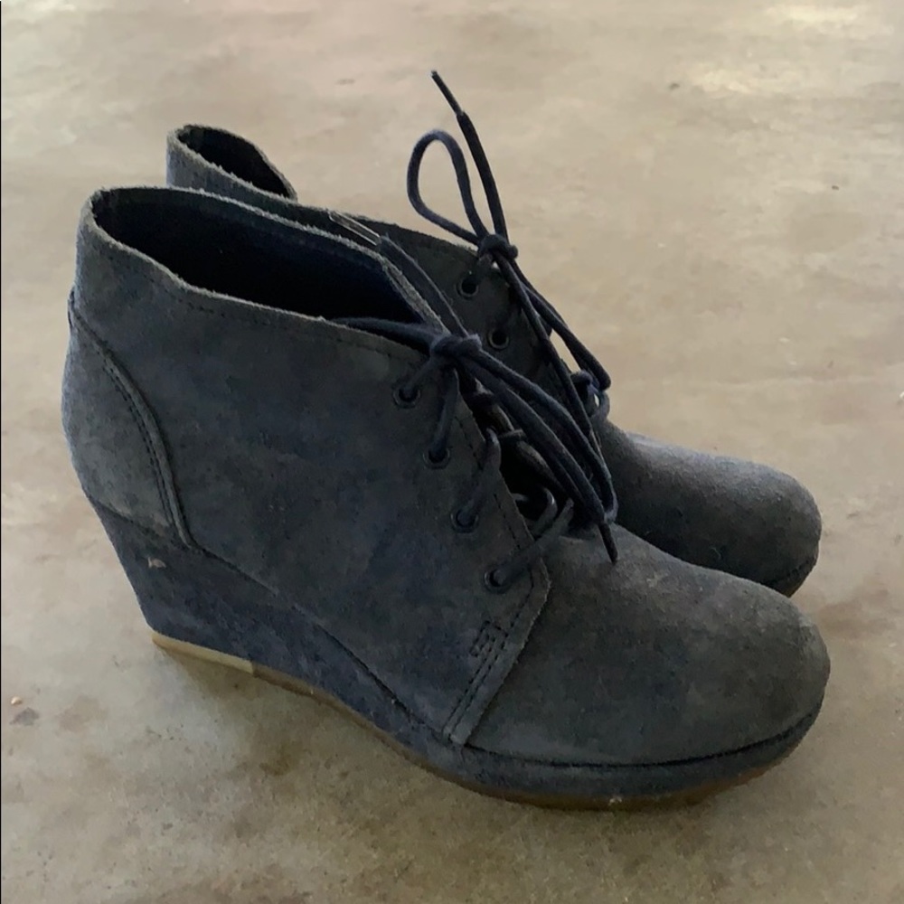 Clark’s blue suede wedge booties
